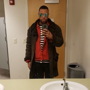 Meet your Posher, Javier